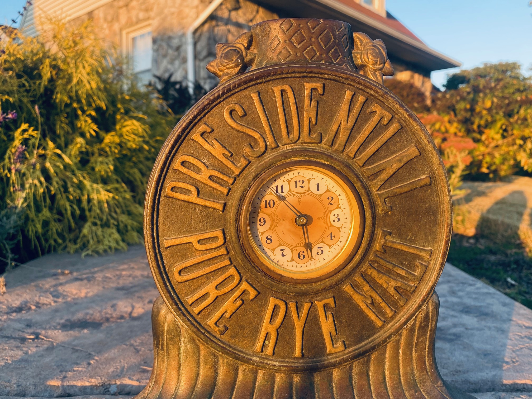 Presidential Rye Whiskey Clock E. De. Lue Company Distillery in Chicago